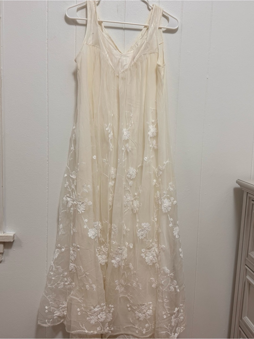 Vintage Sharelle Ivory Embroidered Floral Maxi Nightgown Slip Dress Medium